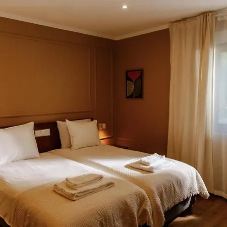 Fly House 3*
