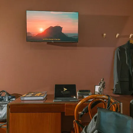 Fly House Distrito de Faro