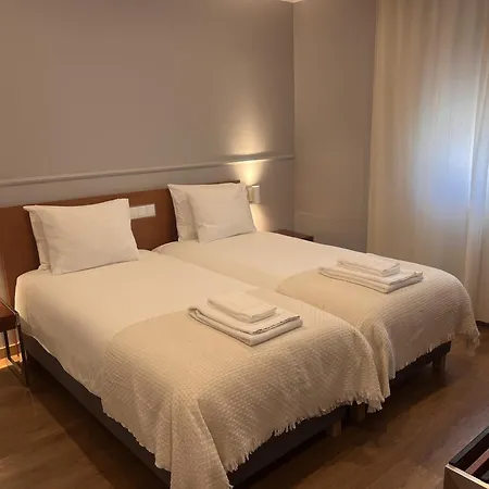 Fly House 3*