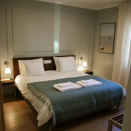 Fly House Гостевой дом Фару